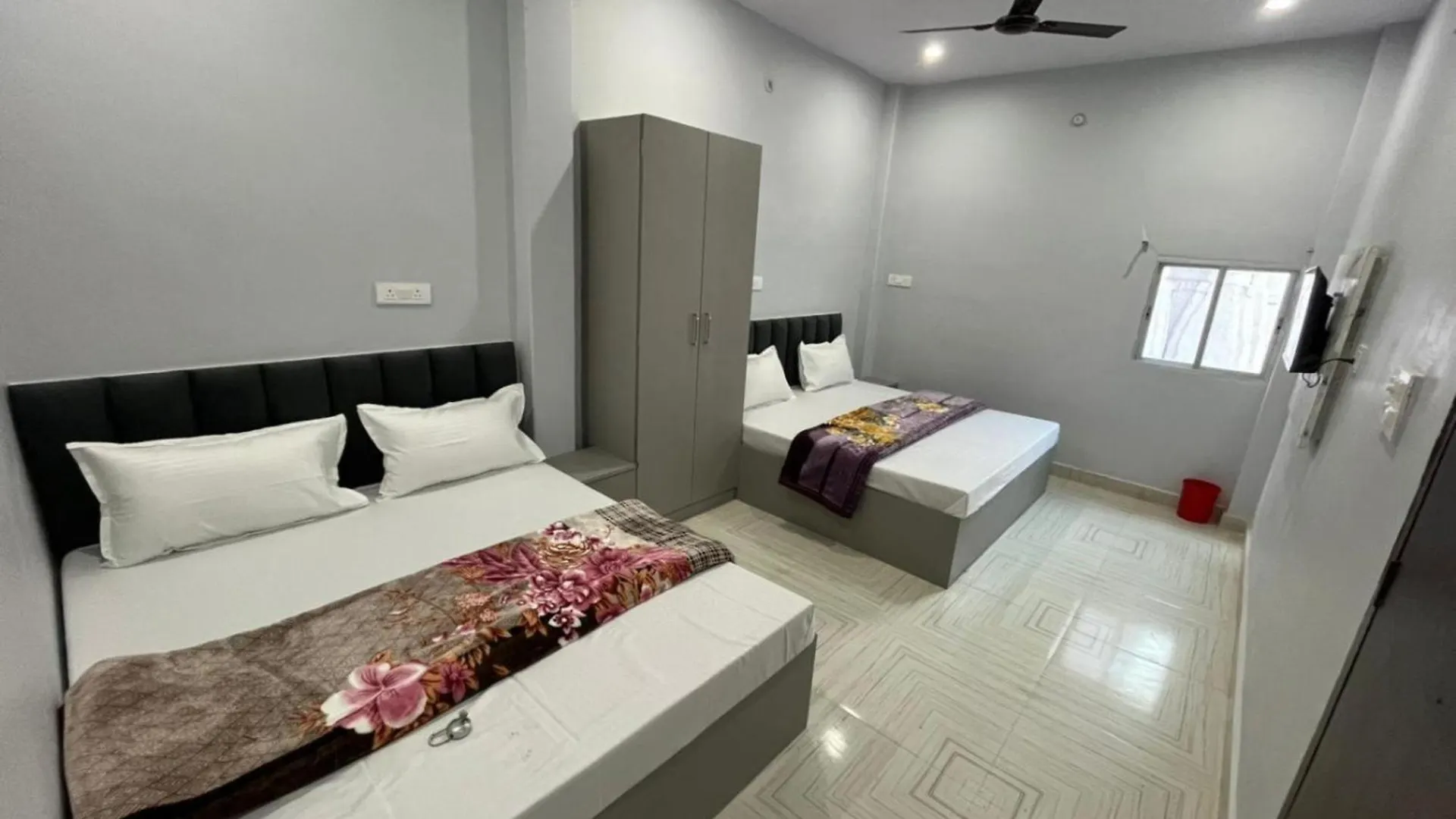 Hotel Shivaa Aashram Near Kashi Temple With Free Internet Service Ινδία